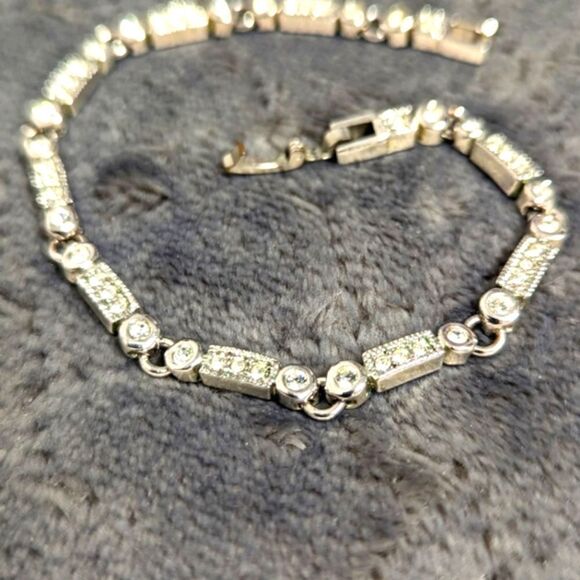Vintage 1990's Art Deco Style Rhodium Plated Cubic Zirconia Bracelet - Picture 11 of 11
